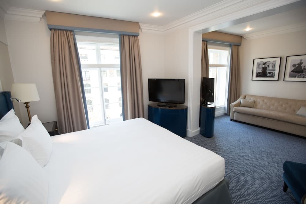 When Is It Worth It to Buy Hotel Points? A Smart Traveler's Guide